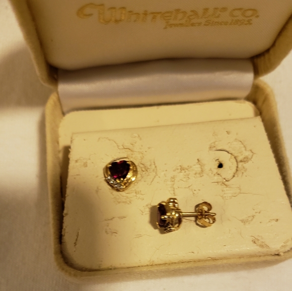 Ruby, diamond, gold heart shaped jewelry